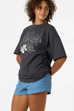 Ariah Hawaii Oversized Tee