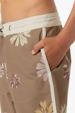 Boy's Cruzer Scallop 16" Boardshorts