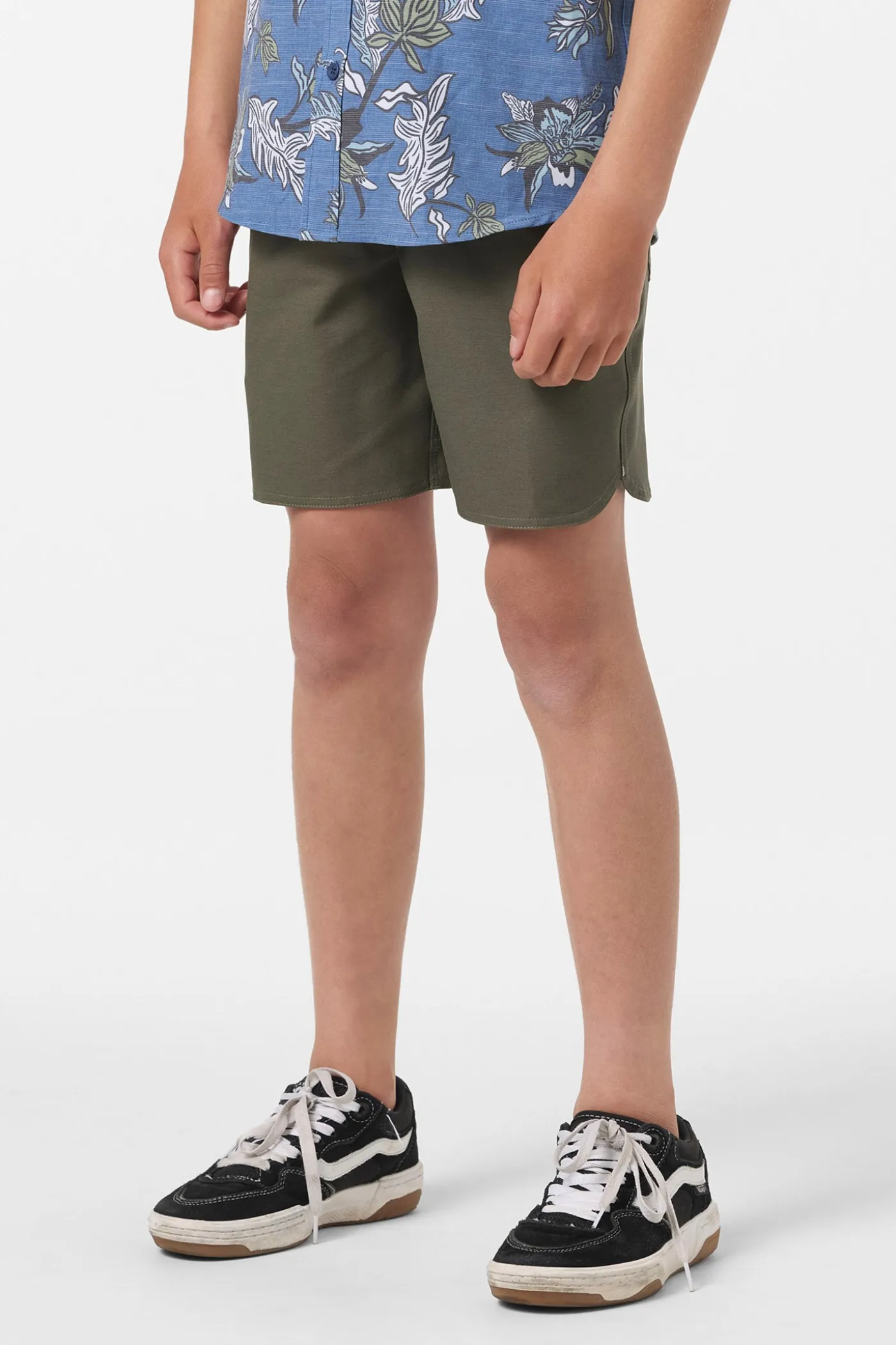 Boy's Utility Scallop Hybrid 16" Hybrid Shorts