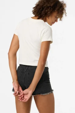 Leah Hawaii Fitted Tee