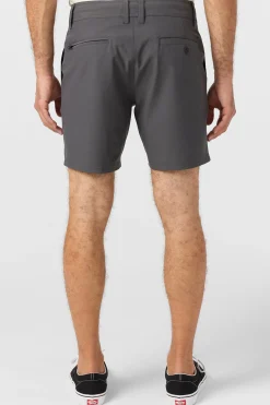 Reserve Solid 17" Hybrid Shorts