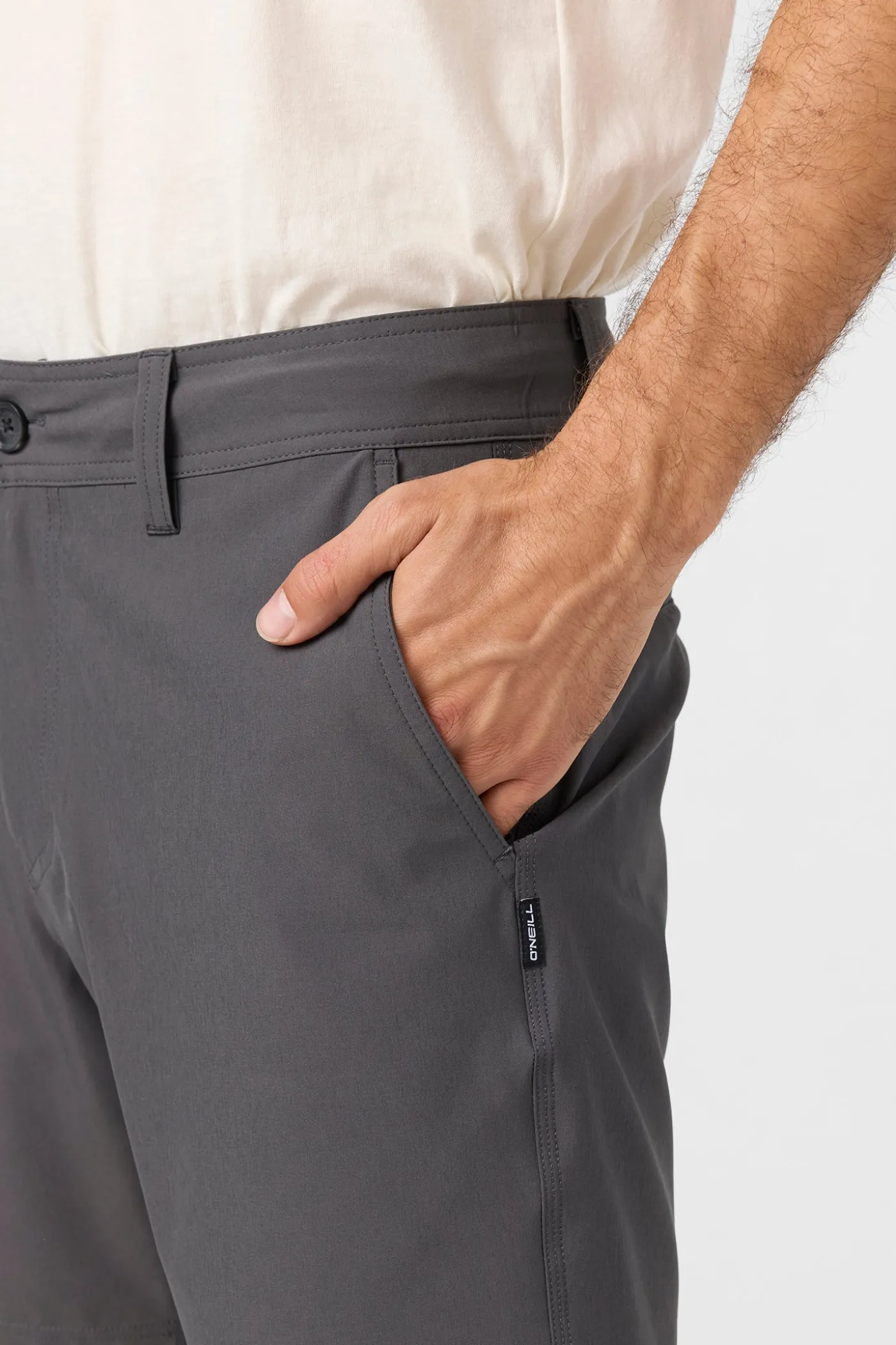 Reserve Solid 17" Hybrid Shorts