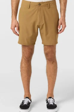 Reserve Solid 17" Hybrid Shorts