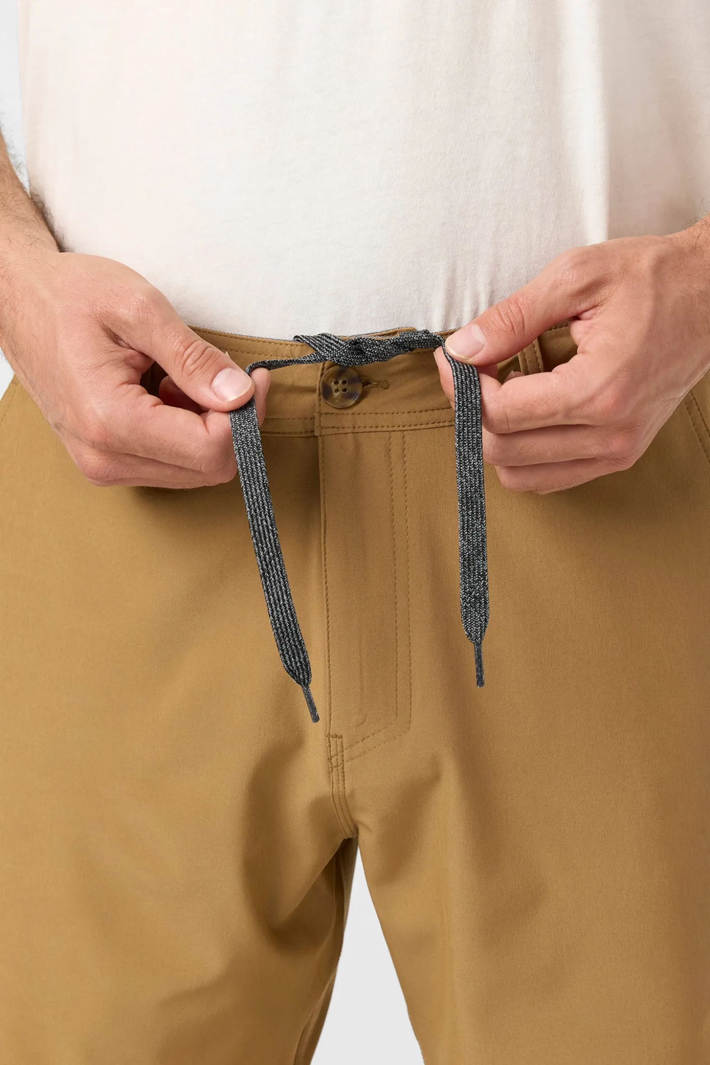 Reserve Solid 17" Hybrid Shorts