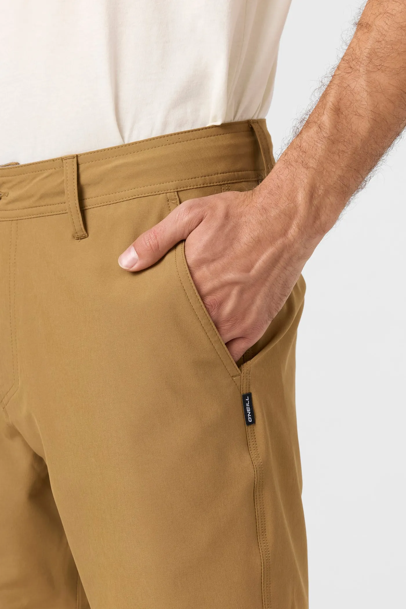 Reserve Solid 17" Hybrid Shorts