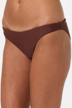 Saltwater Solids Rockley Medium Bottoms