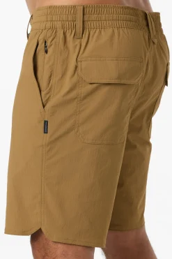 TRVLR Halfback 18" Hybrid Shorts