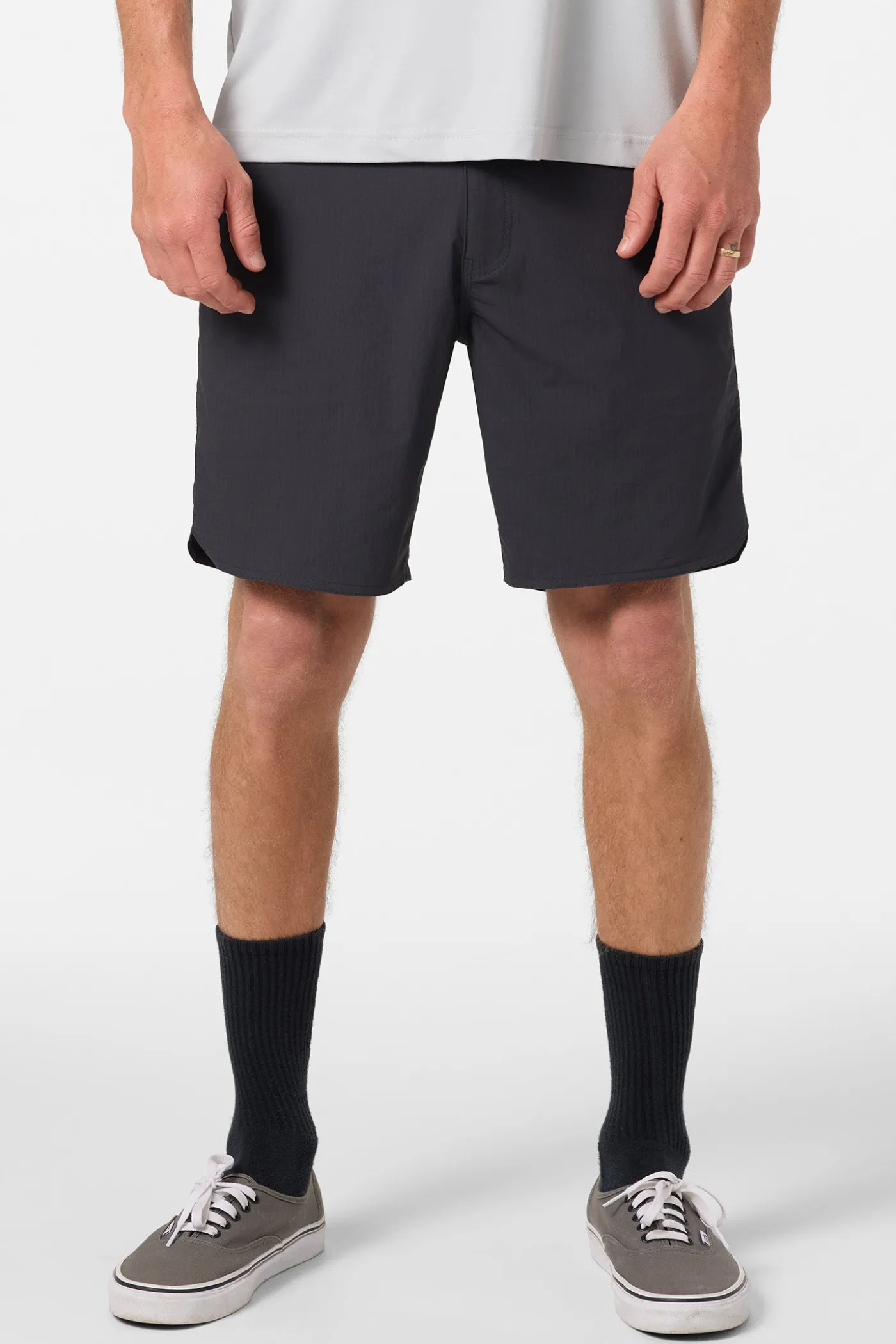TRVLR Halfback 18" Hybrid Shorts
