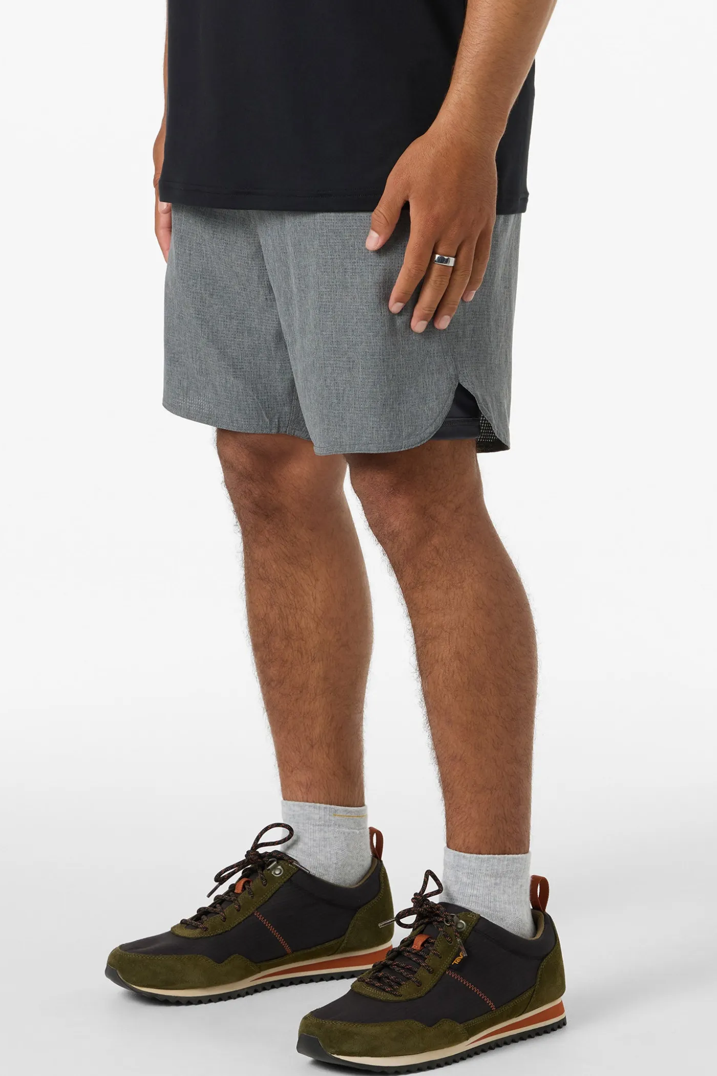 TRVLR Tech Lined 17" Hybrid Shorts