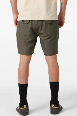Utility Scallop Hybrid 18" Hybrid Shorts