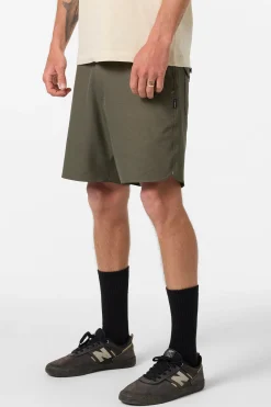 Utility Scallop Hybrid 18" Hybrid Shorts